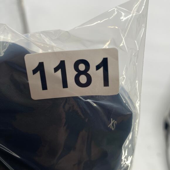 Neiman Marcus Top Women’s XS Faux Leather Zipper Details Moto Mob Wife - Picture 8 of 8